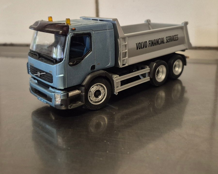 Volvo fe tippbil skala 1/50 Köp på Tradera (696241830)