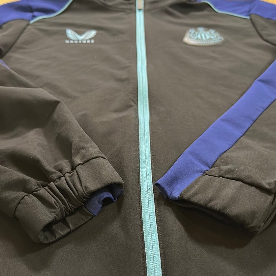 Castore Newcastle United FC Hooded Jacket Size XL | Köp på Tradera