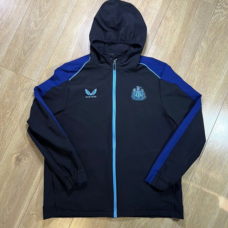Castore Newcastle United FC Hooded Jacket Size XL | Köp på Tradera