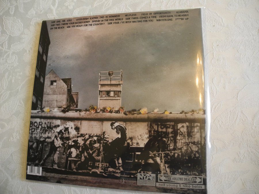 ワールドワイド2discs LP Neil Young + Promise Of The Real Noise &amp; Flowers  093624883104 Reprise Records /00660 NjUtNzEwMS5qcGVn.jpeg