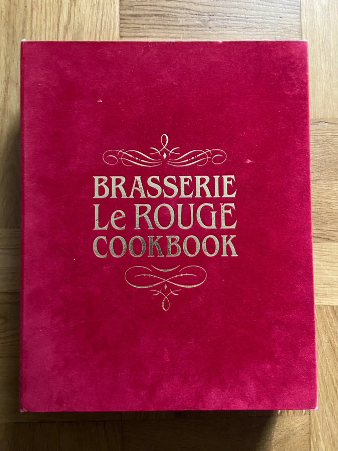 Se produkter som liknar Brasserie Le Rouge Cookbook på Tradera