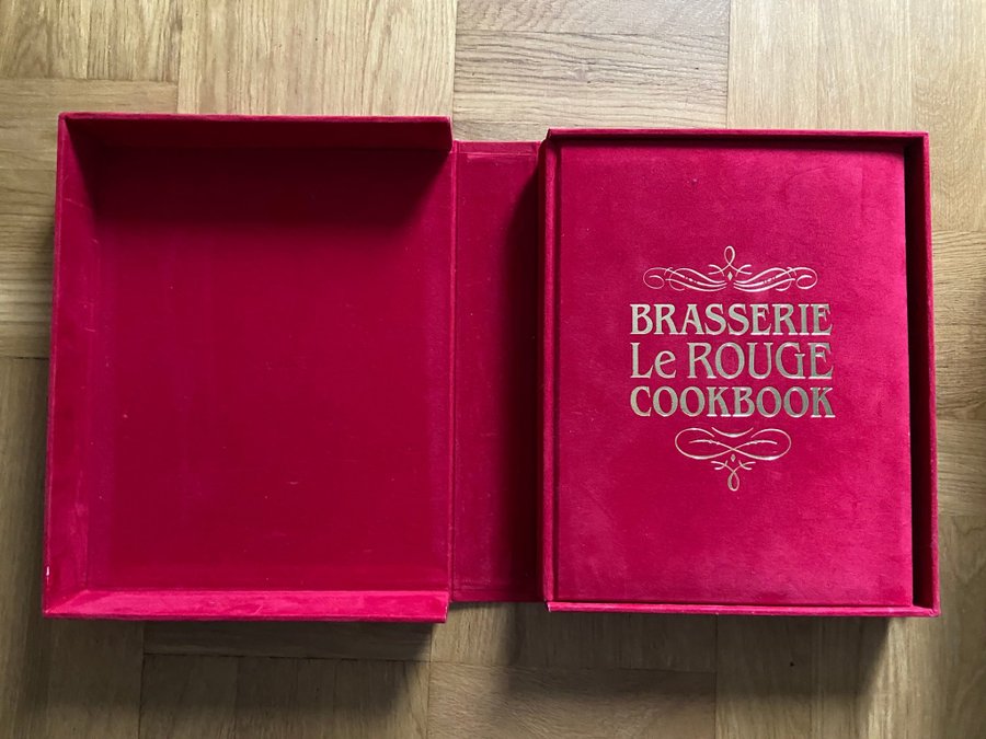 Se produkter som liknar Brasserie Le Rouge Cookbook på Tradera