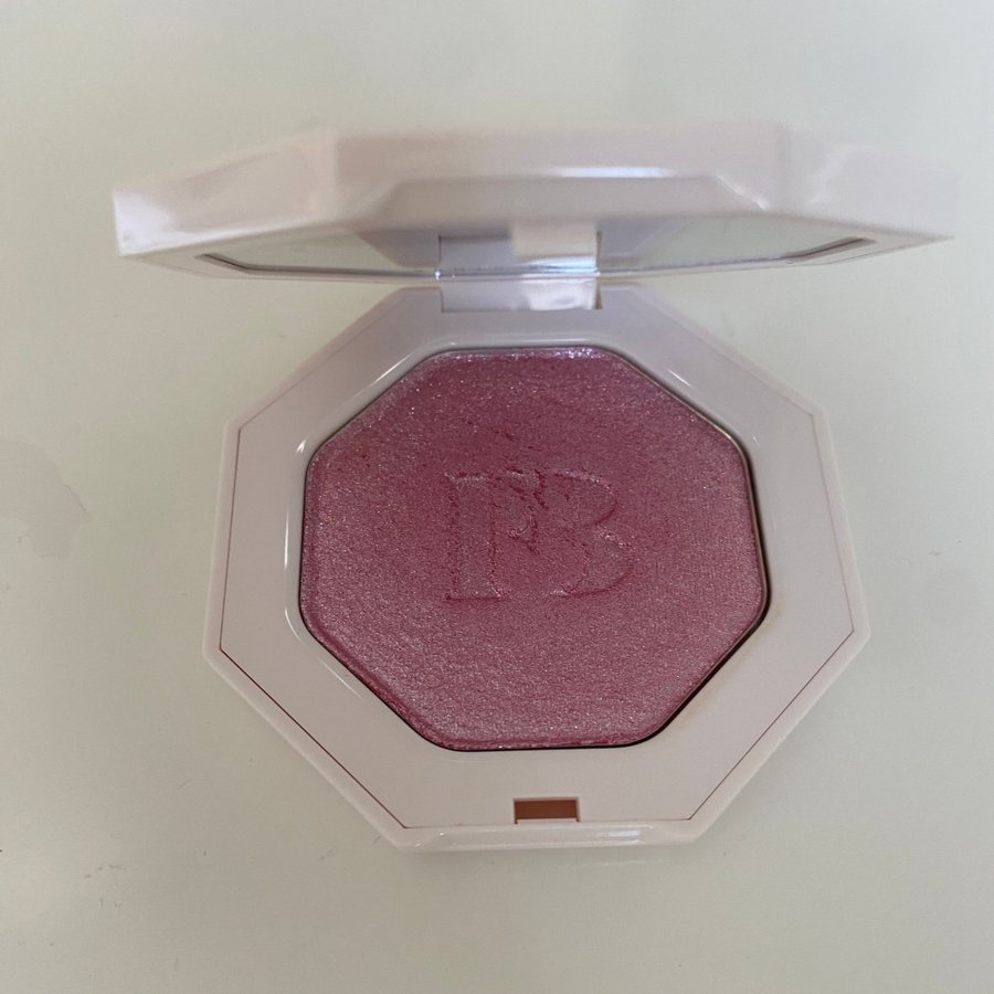 Fenty Wattabrat Fenty Purple Highlighter Fenty Beauty Highlighter