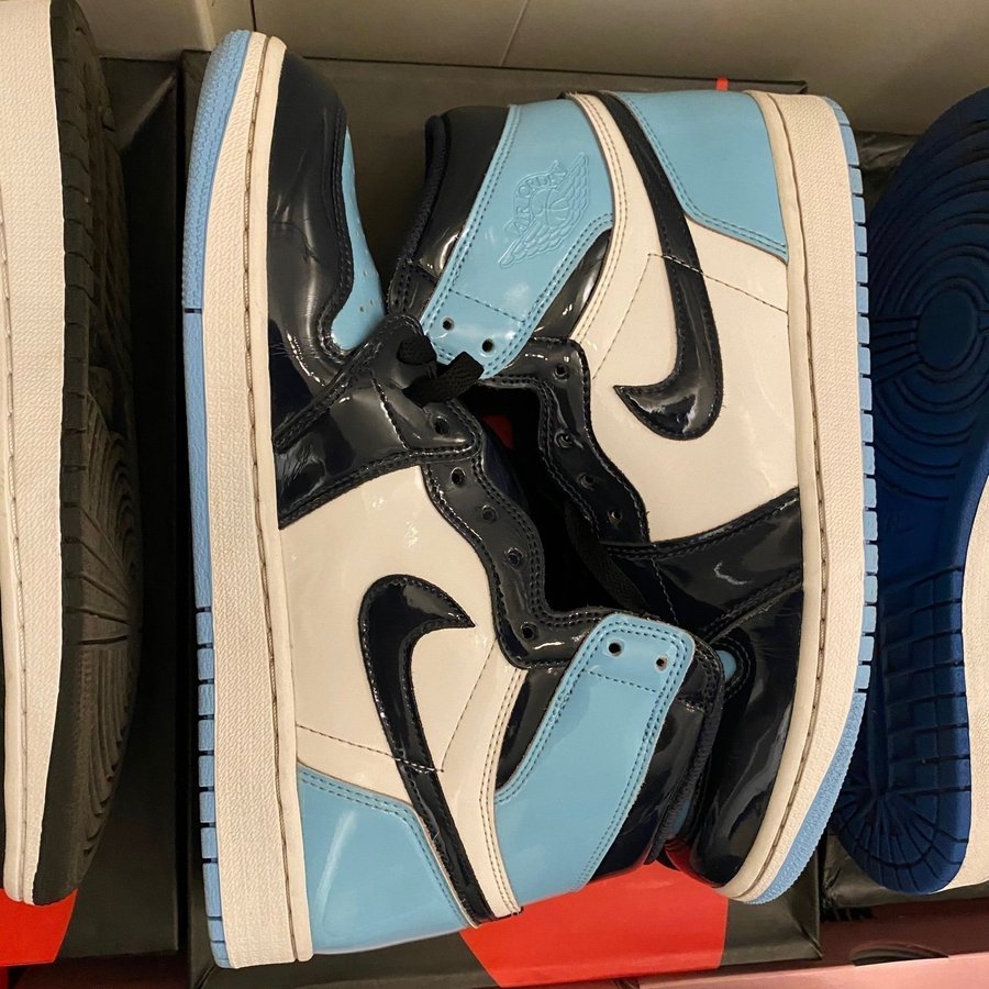 Se produkter som liknar Nike air Jordan 1 high og unc.. på Tradera  (597580687)