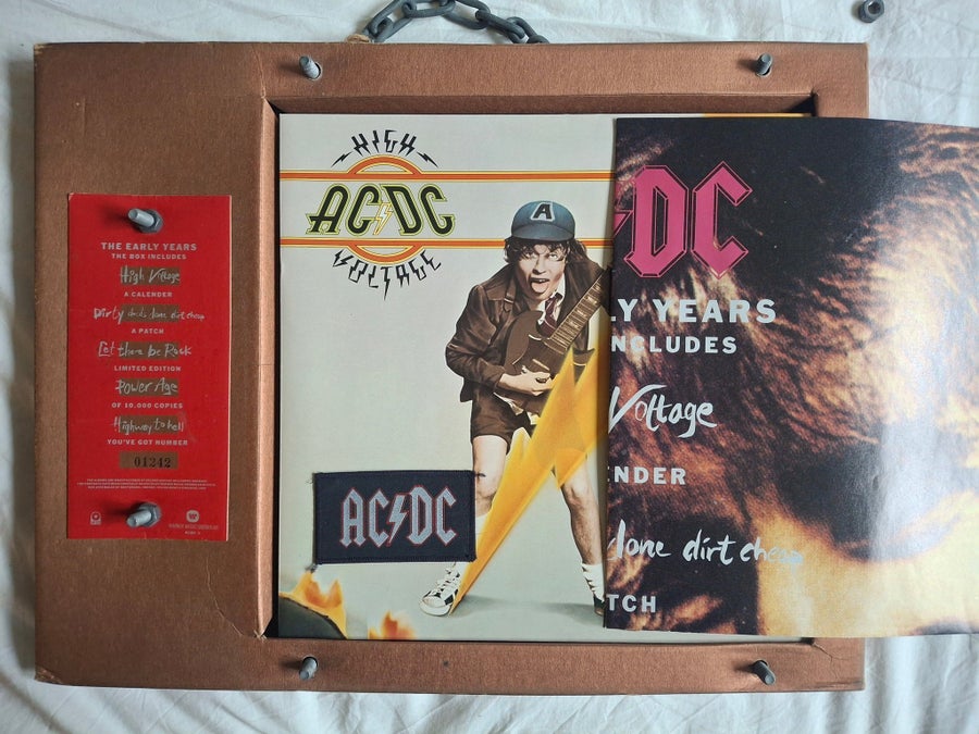 Se produkter som liknar AC/DC The Early Years Box Set.. på Tradera 