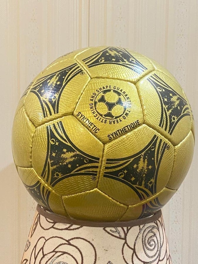 Adidas Questra Official Match Ball FIFA World C.. | Köp på Tradera