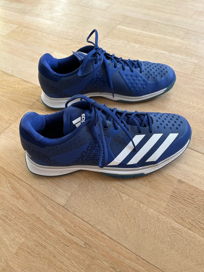 Se produkter som liknar Adidas Counterblast inomhussk. pa Tradera 642136387