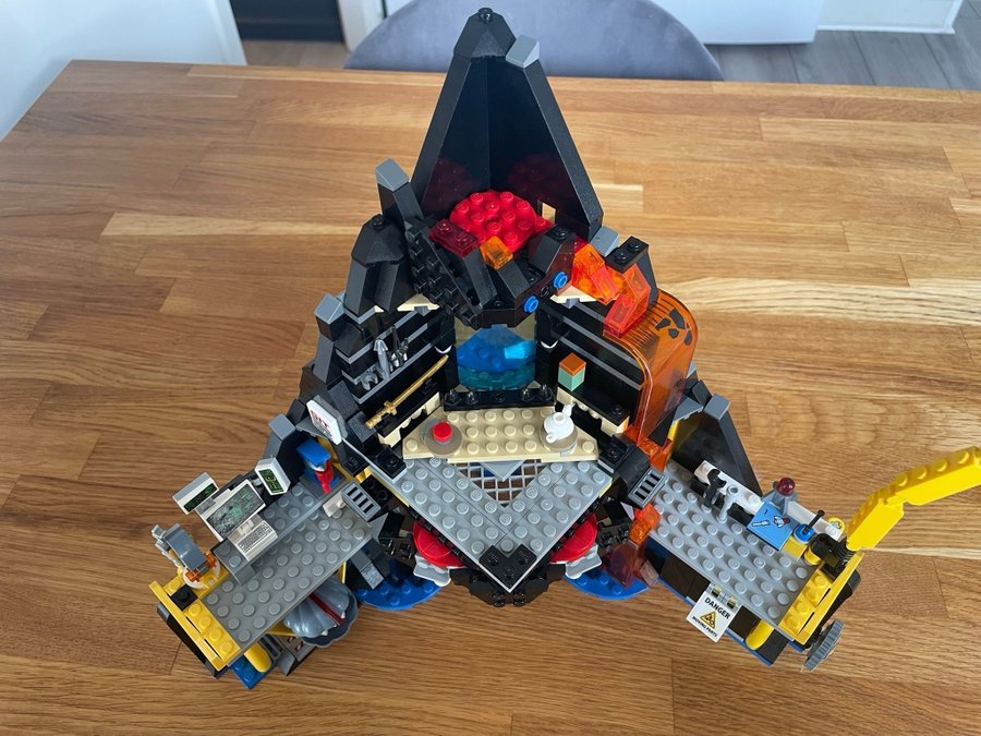 Lord Garmadon Lego 70631 Ninjago Garmadon's Volcano Lair LEGO - Main Image