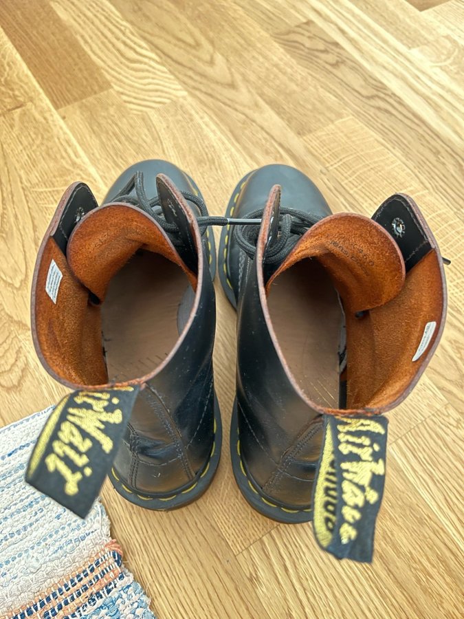 Dr martens made in england unterschied hot sale