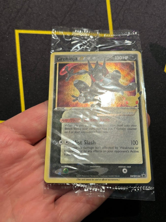 Pokemon Celebrations Greninja Gold Star Holo Promo Card SWSH144
