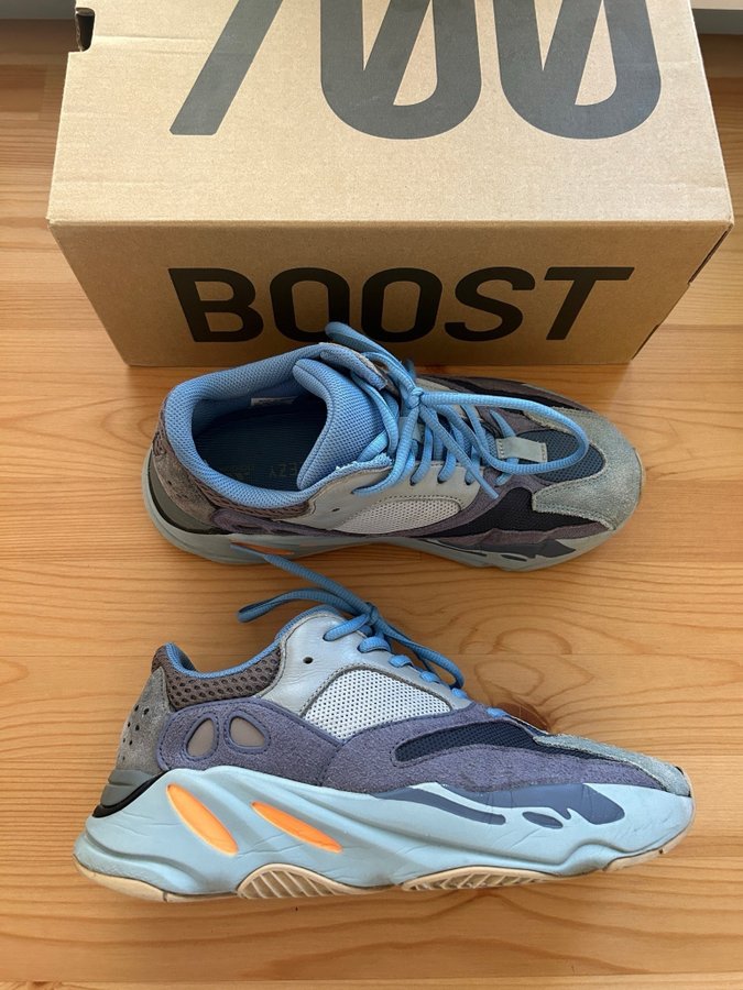 Yeezy boost 700 carbon blue size 40, US 7,5 Köp på Tradera