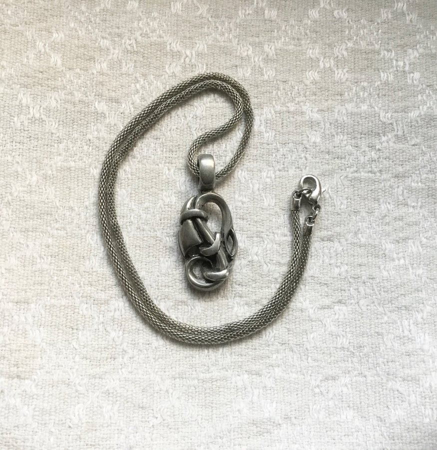 Halsband. Hänge i tenn. Second hand. | Köp på Tradera Halsband. Hänge i tenn. Second hand. | Köp på Tradera