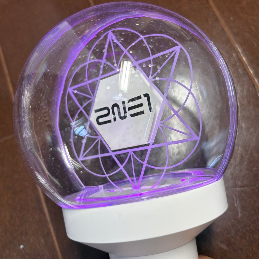 2NE1 Official JAPAN TOUR Pen Light Stick White .. | Köp på Tradera