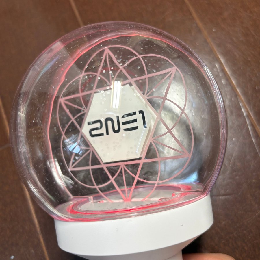2NE1 Official JAPAN TOUR Pen Light Stick White .. | Köp på Tradera