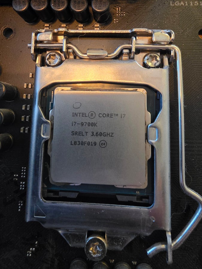 intel i7 9700k med asus strix z390-f moderkort | Köp på Tradera