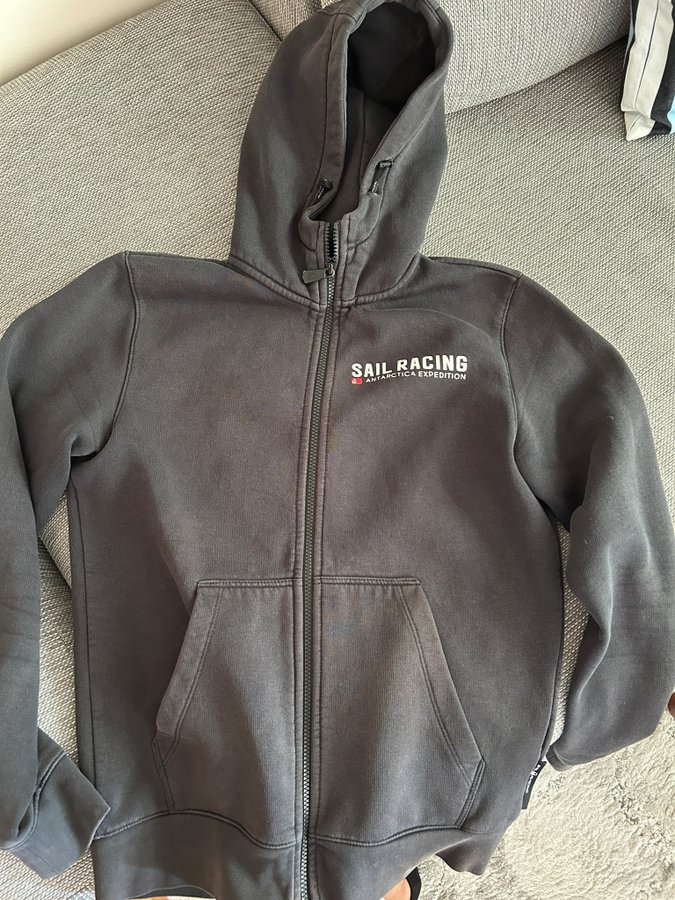 Sail Racing grå hoodie, storlek S Köp på Tradera (698809624)