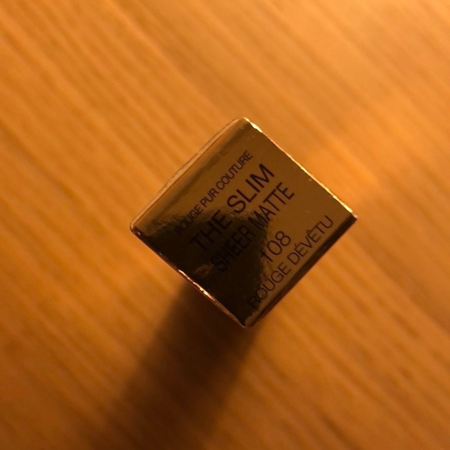 108 Yves Saint Laurent Läppstift Rouge Pur Cout.. | Köp på
