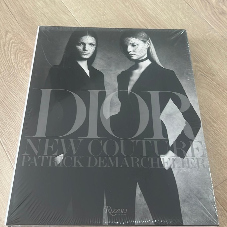 Dior New Couture av Patrick Demarchelier | Köp på Tradera (705265649)