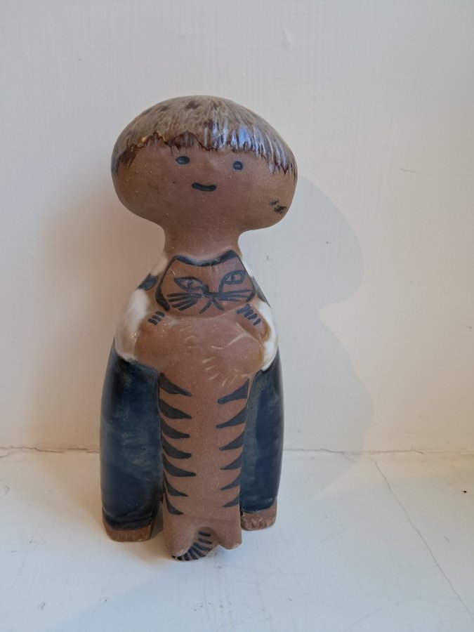 Se produkter som liknar Lisa Larson/ Pelle (Pelle med.. på Tradera