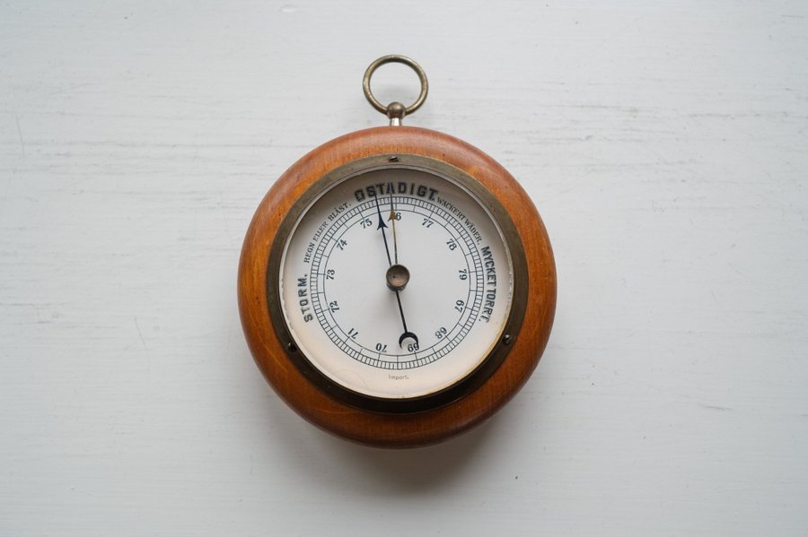 Gammal barometer, Vintage om man så vill, men i.. | Köp på Tradera ...
