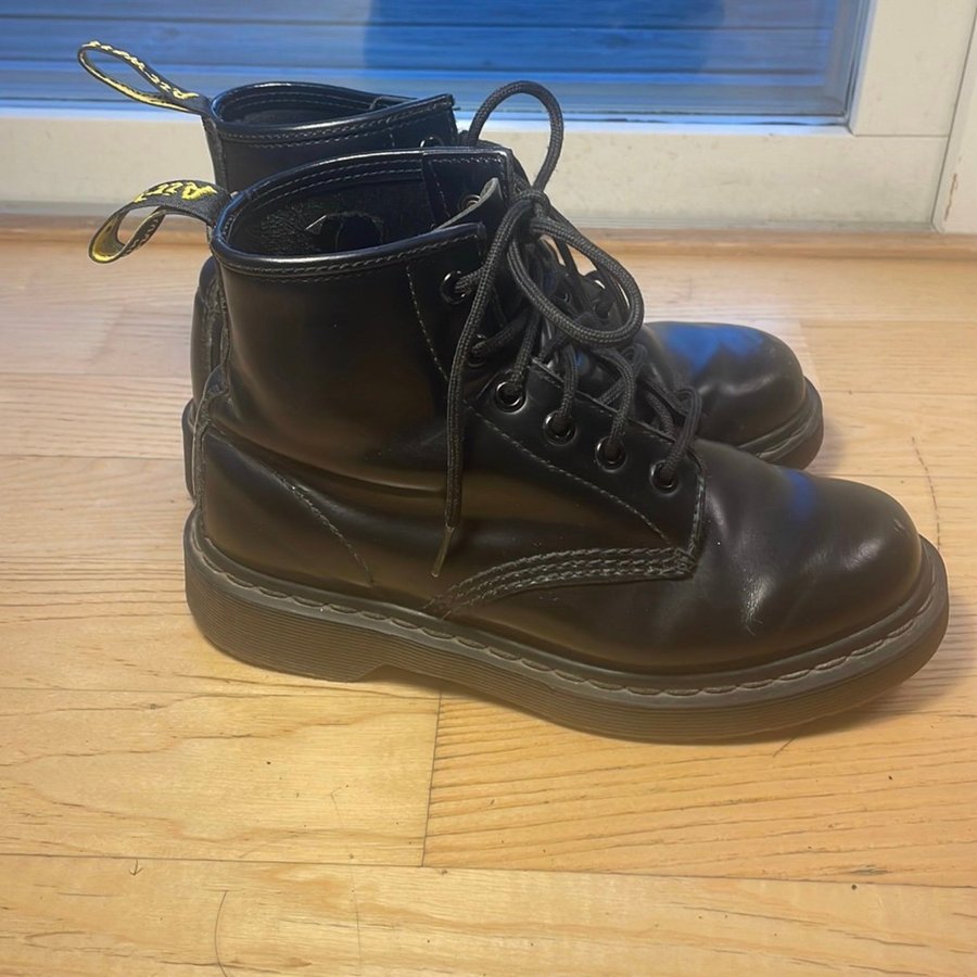 Dr martens 10064 hotsell