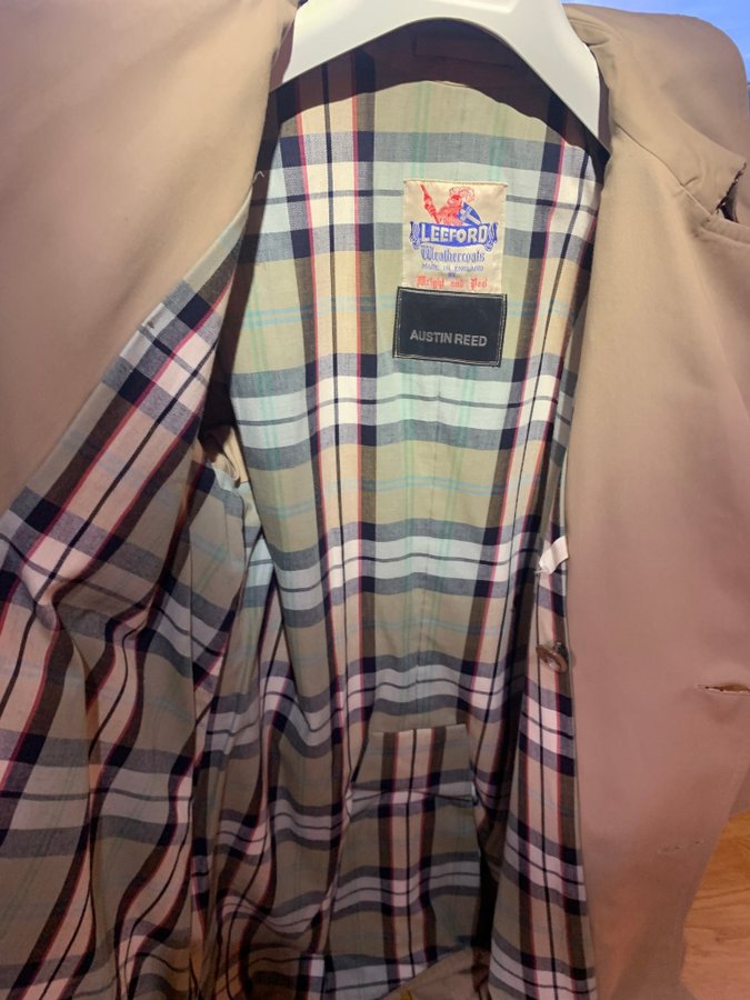 Se produkter som liknar Austin Reed (Leeford) beige t.. på Tradera