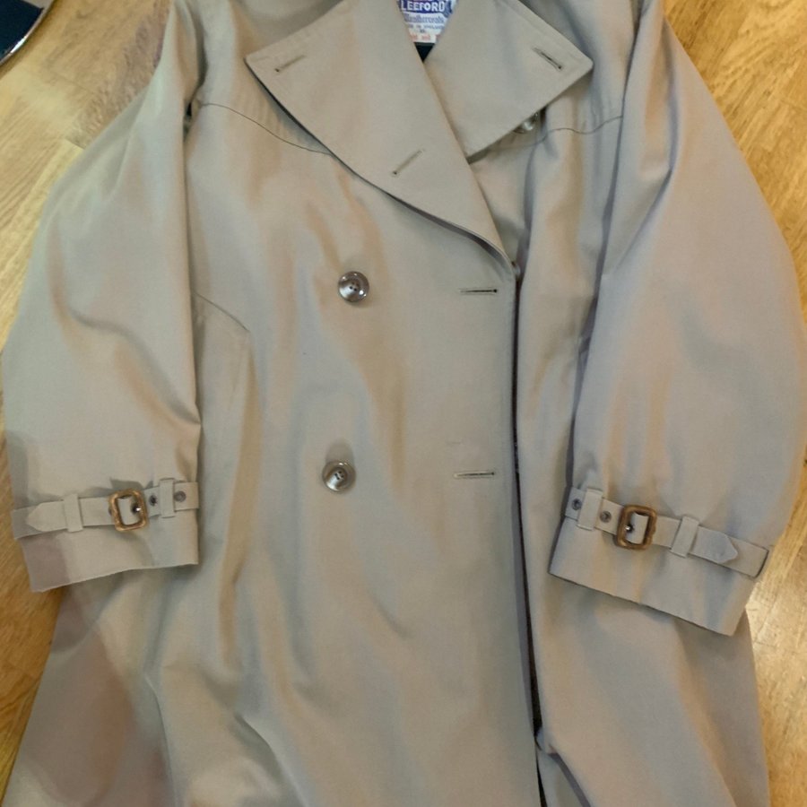 Se produkter som liknar Austin Reed (Leeford) beige t.. på Tradera