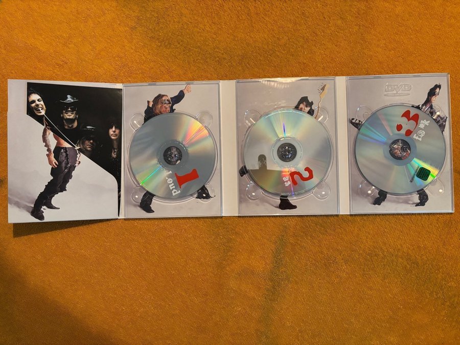 Mötley Crüe - Loud as F@*k CD DVD | Köp på Tradera (692055572)