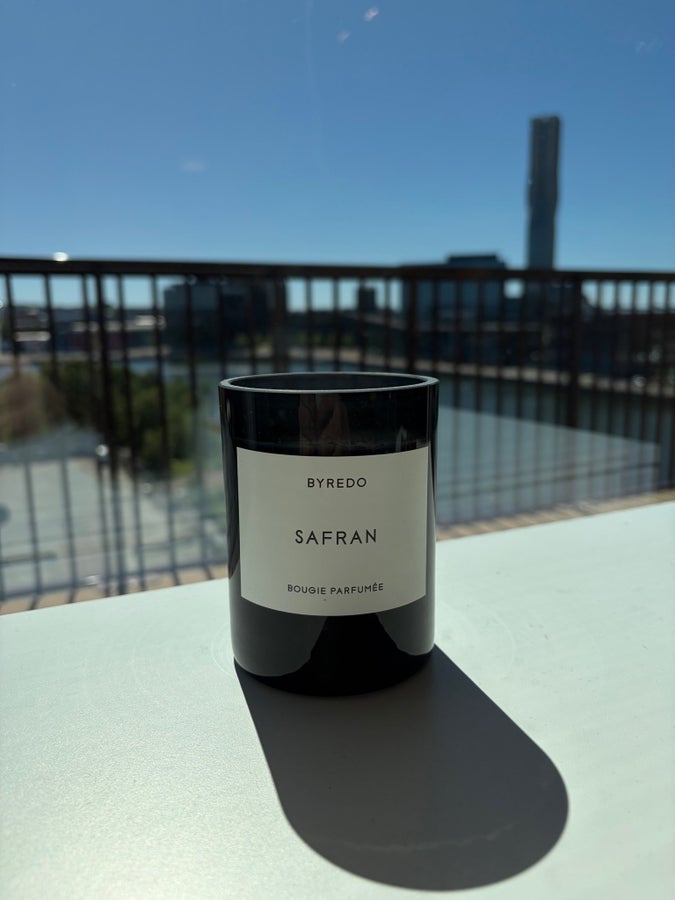 Se produkter som liknar Byredo Safran 240g på Tradera (735452348)
