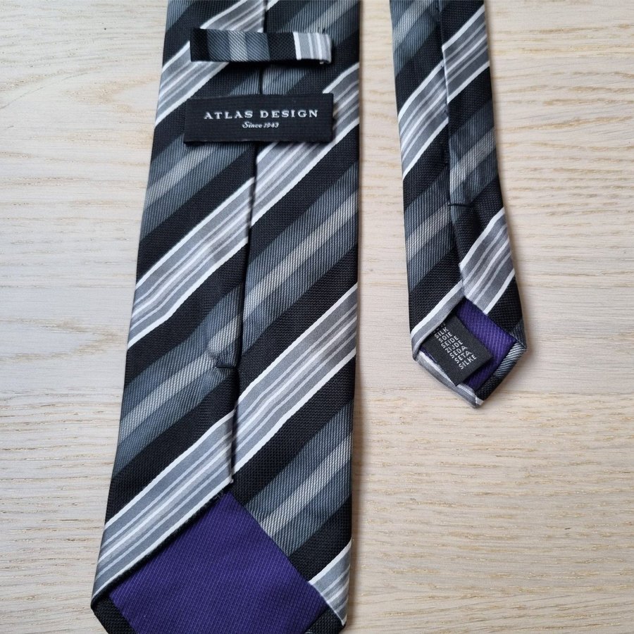 Slips Atlas Design / Randigt grå/vit/svart / 10.. Köp på Tradera (628559481)