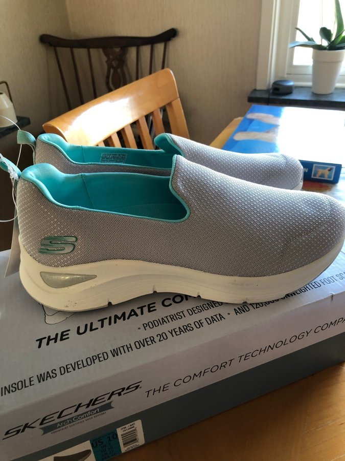Skechers scs top