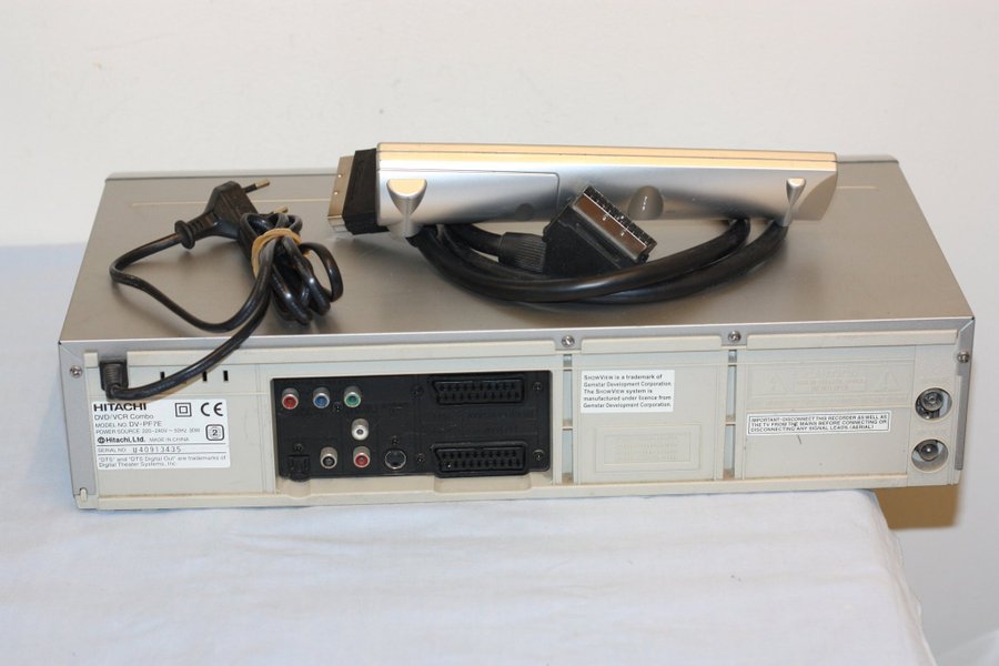 Hitachi DVD/VCR combo modell DVPF7E Köp på Tradera (594597359)