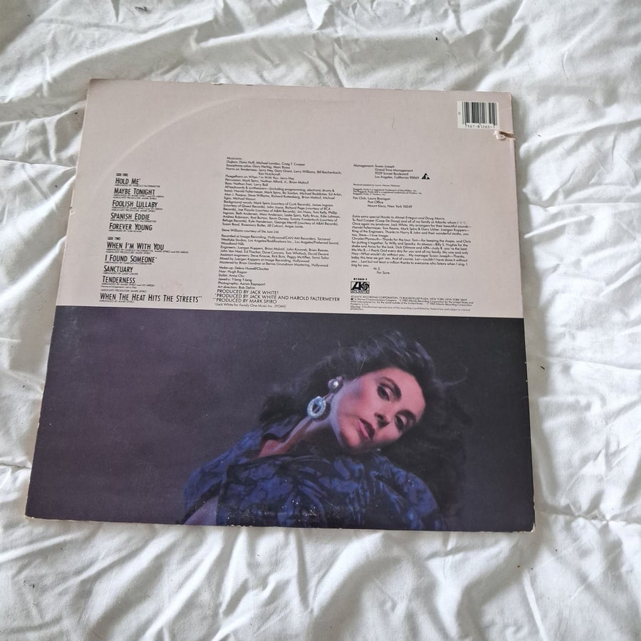 Laura Branigan - Hold Me Vinyl | Köp på Tradera (741017583)