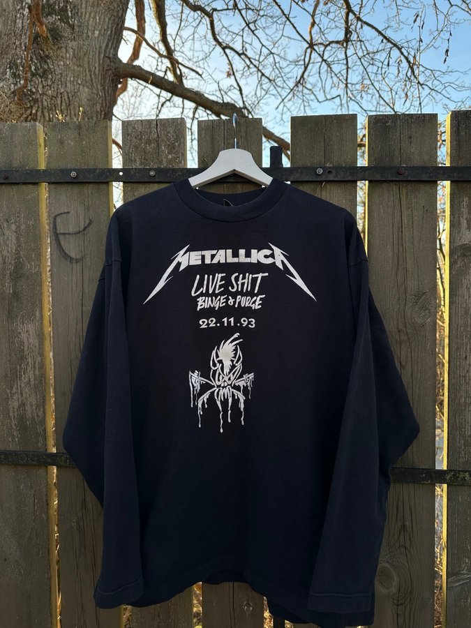 Se produkter som liknar Metallica t-shirt 1993 Live S.. på Tradera