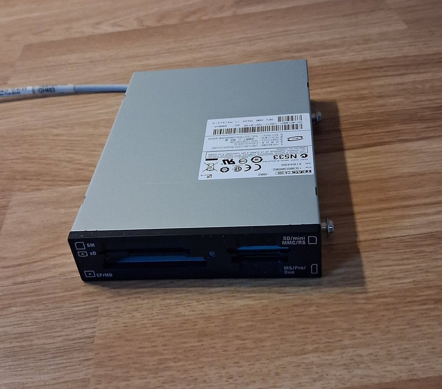 TEAC CA-200 All-In-One Multi-Card Reader | Köp på Tradera (718296022)