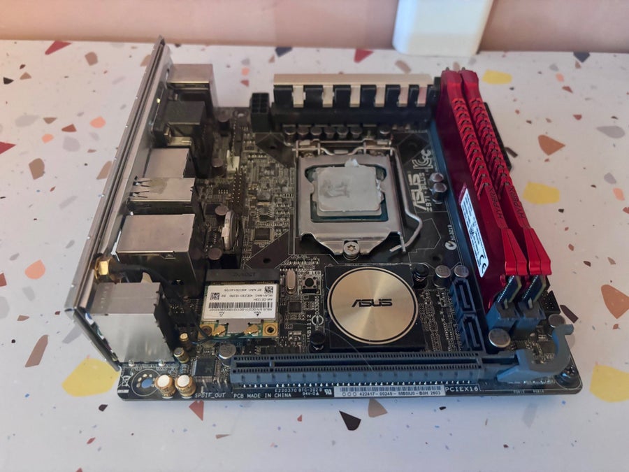 ASUS Z97I-PLUS Moderkort med Intel Core i7 4790.. | Köp på Tradera