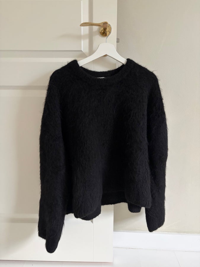 Toteme Boxy alpaca knit black | Köp på Tradera (734074829)