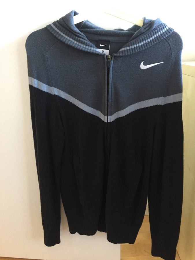 Se produkter som liknar Nike Roger Federer hoodie US .. på Tradera  (608803021)