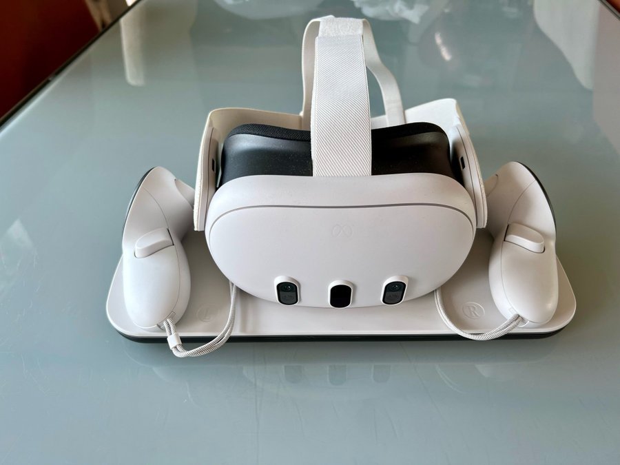 Meta Quest 3 Charging dock with led lights Köp på Tradera (645813942)