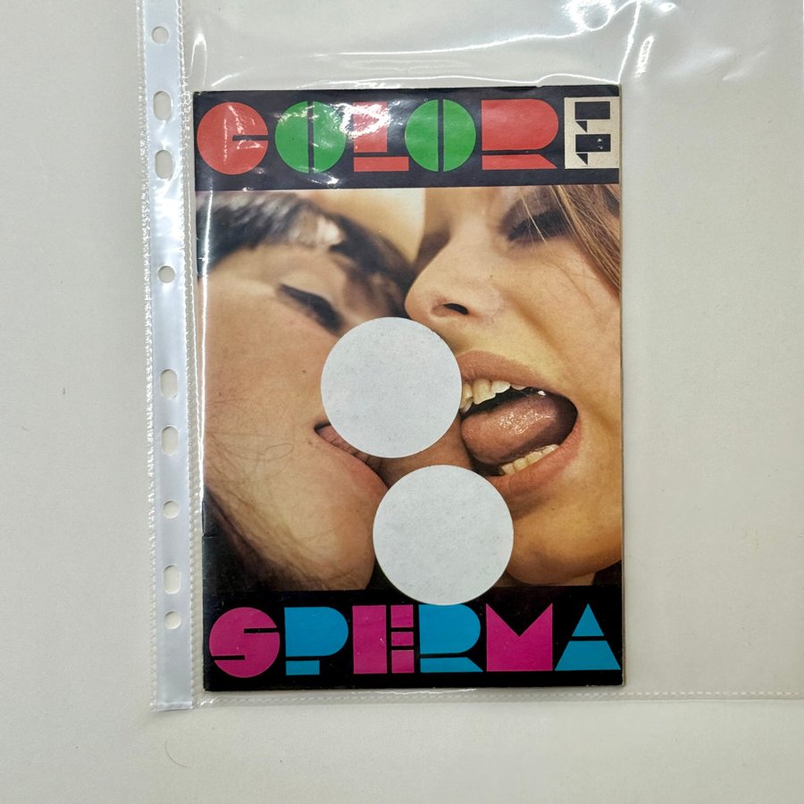 Ayollar hojatxonasida yashirin kamera.