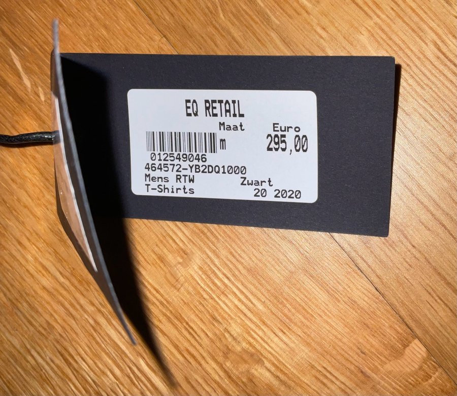 Se produkter som liknar Saint Laurent svart t-shirt, på Tradera