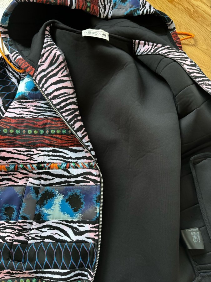 Kenzo x H M flerfargad jacka storlek M