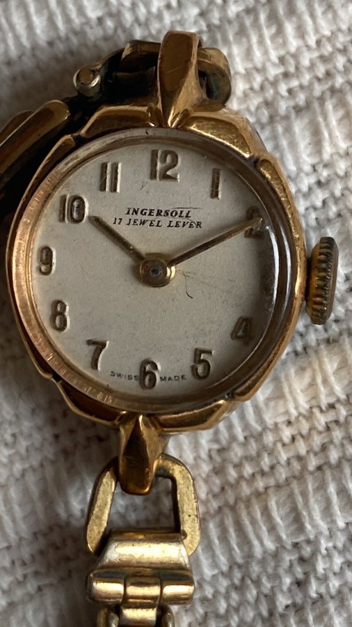 Se produkter som liknar Ingersoll Swiss made Damklocka på Tradera