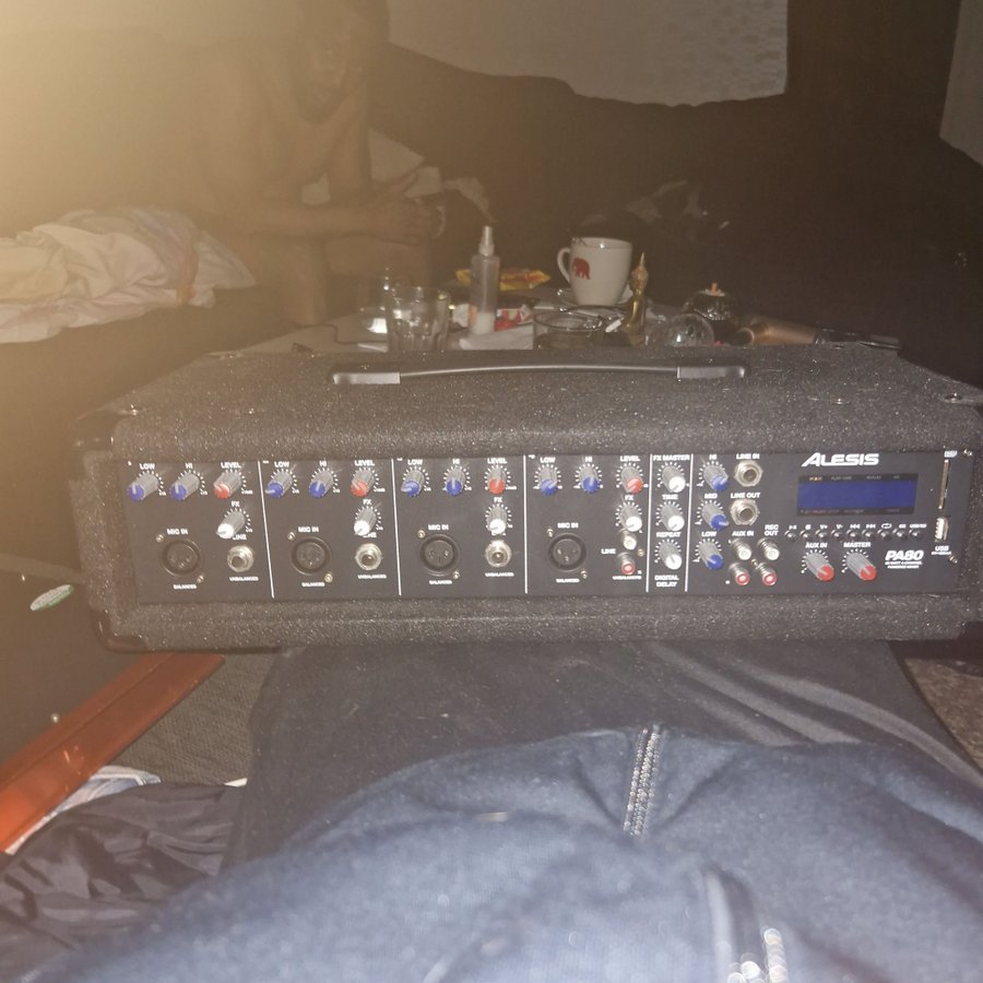 Alesis PA80 パワードミキサー 80W 4ch 動作良好 Alesis PA80 4チャンネル PAミキサー Alesis PA System in a Box, 280