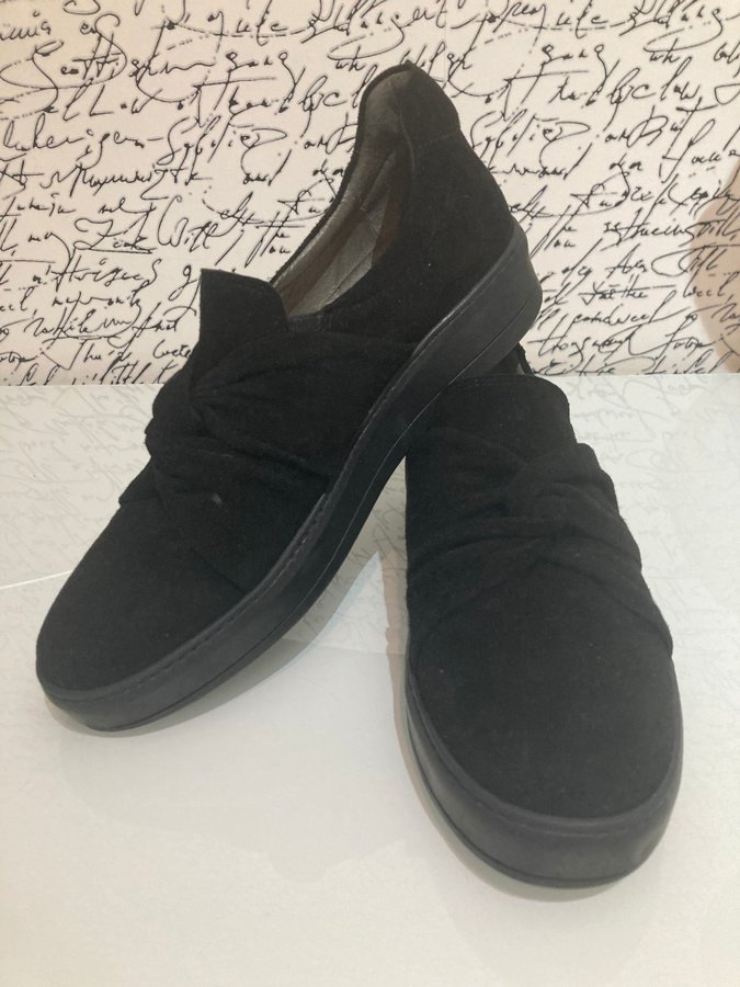 Nya K. Cobler sneakers mocka skinnskor i stl.40 Köp på Tradera