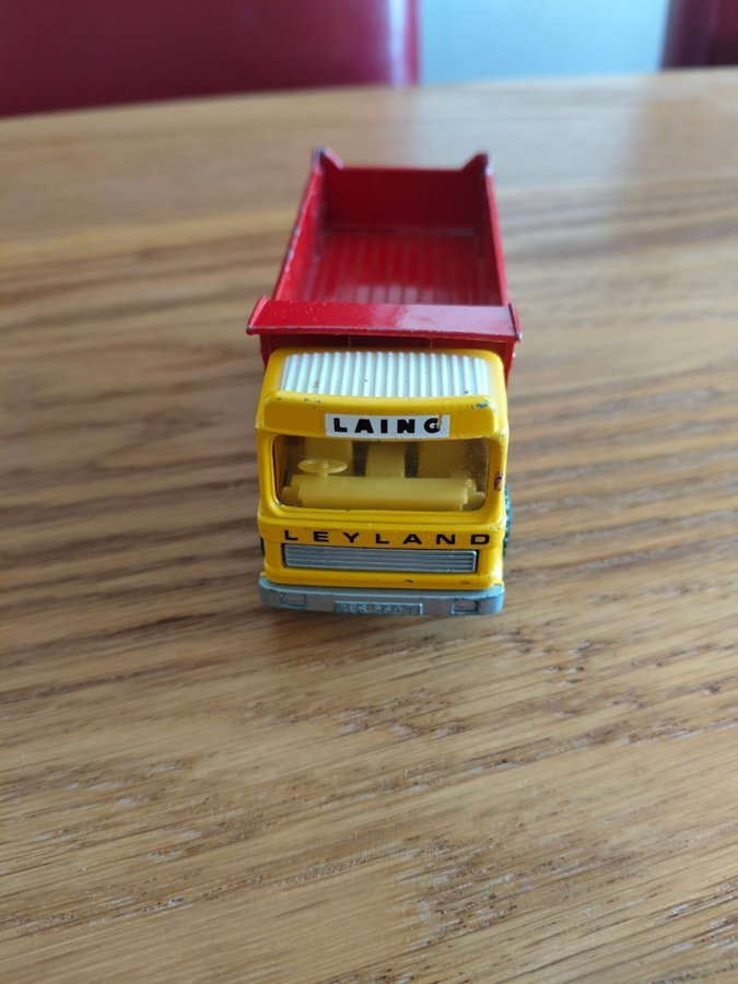 Camion Benne Matchbox Superkings K-37 - Leyland Tipper Laing - 1979 - Jaune