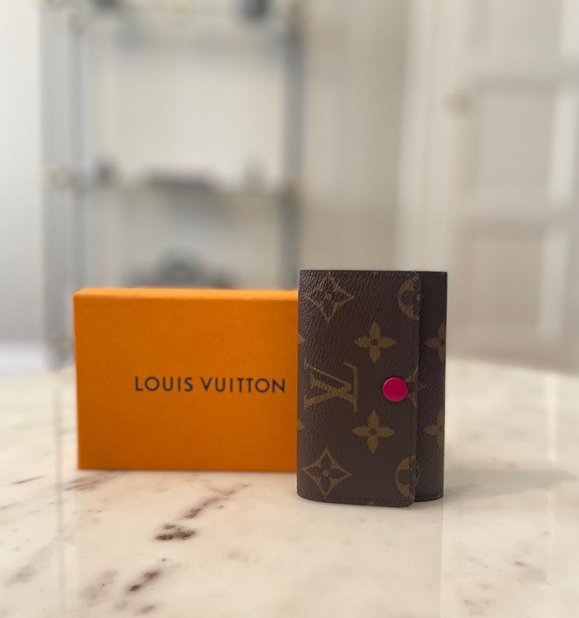 monogram louis vuitton key pouch