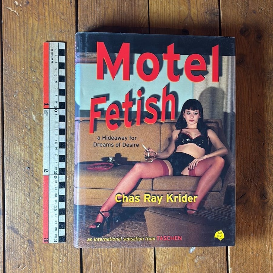 Motel Fetish av Chas Ray Krider - Erotisk fotobok | Köp på Tradera