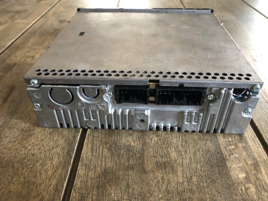 Volvo original bilradio, CR-902. Kassetspelare 90-tal