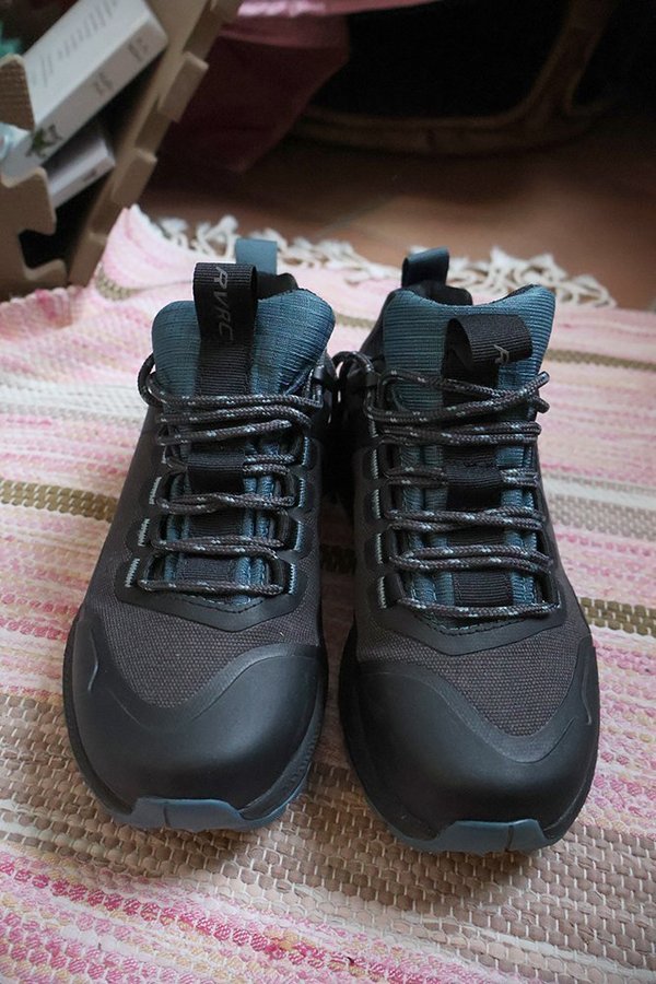 Vandringskor från RevolutionRace Phantom Trail.. Köp på Tradera